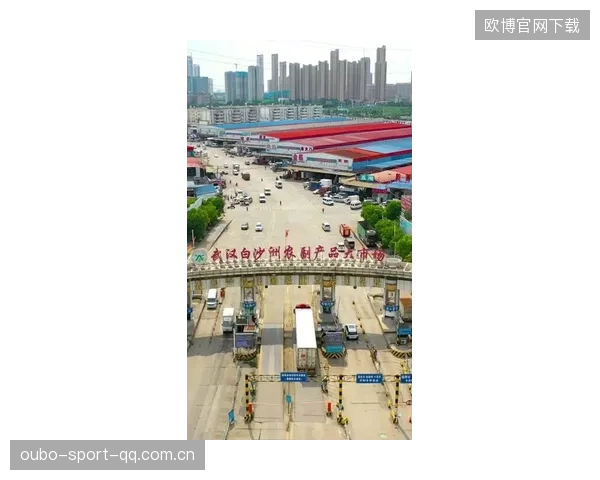 武汉三镇在外线的推进稳定且富有攻击性