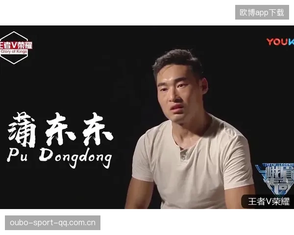 重拳命中肋骨，对手痛到跪地